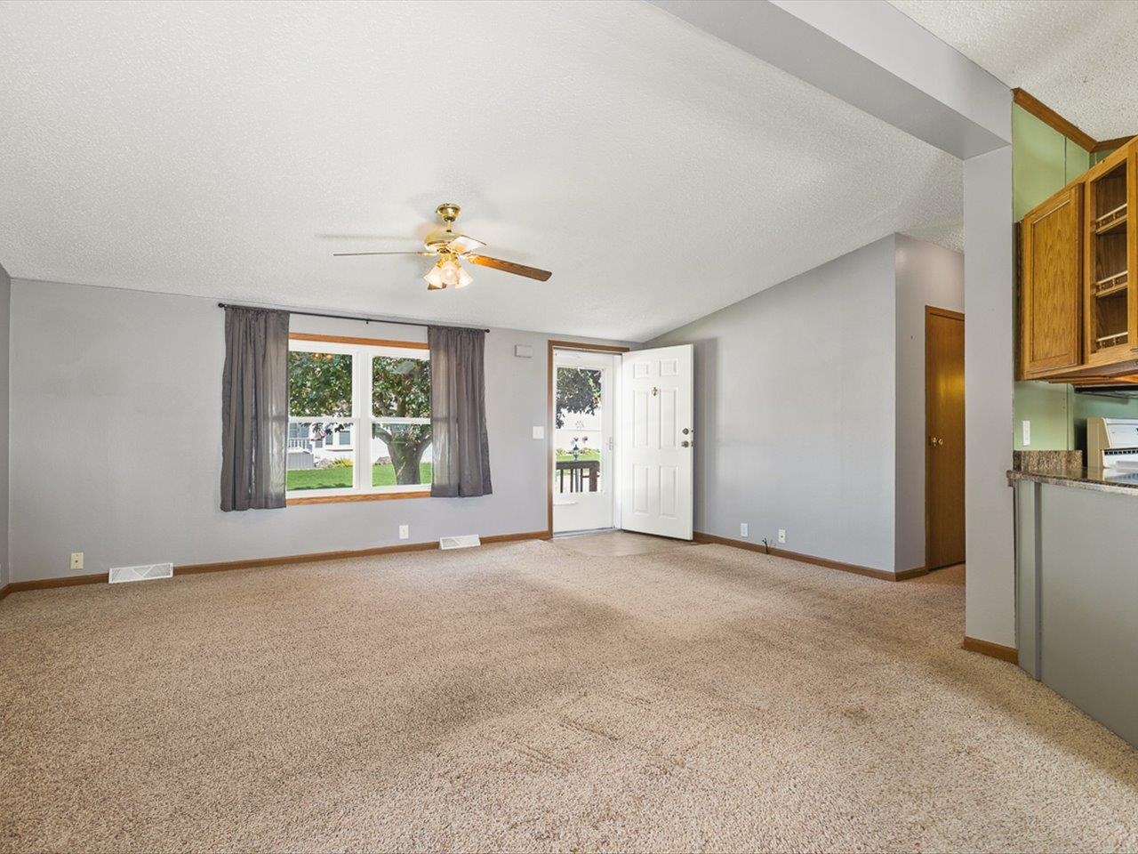 8652 Springwood Court Roscoe, IL 61073 - Photo 9 of 29