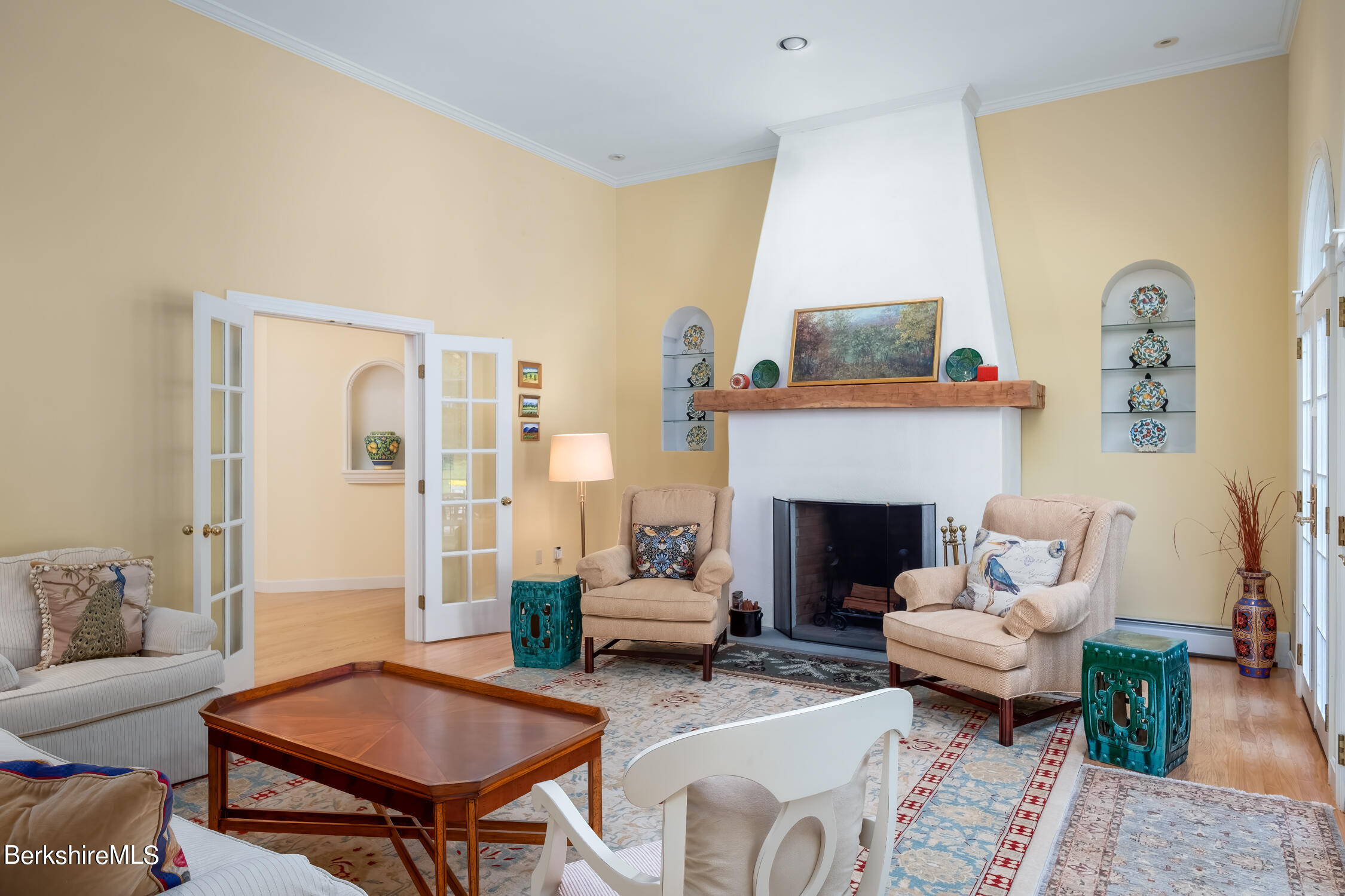 475 Oblong Road Williamstown, MA 01267 - Photo 9 of 38 Living room