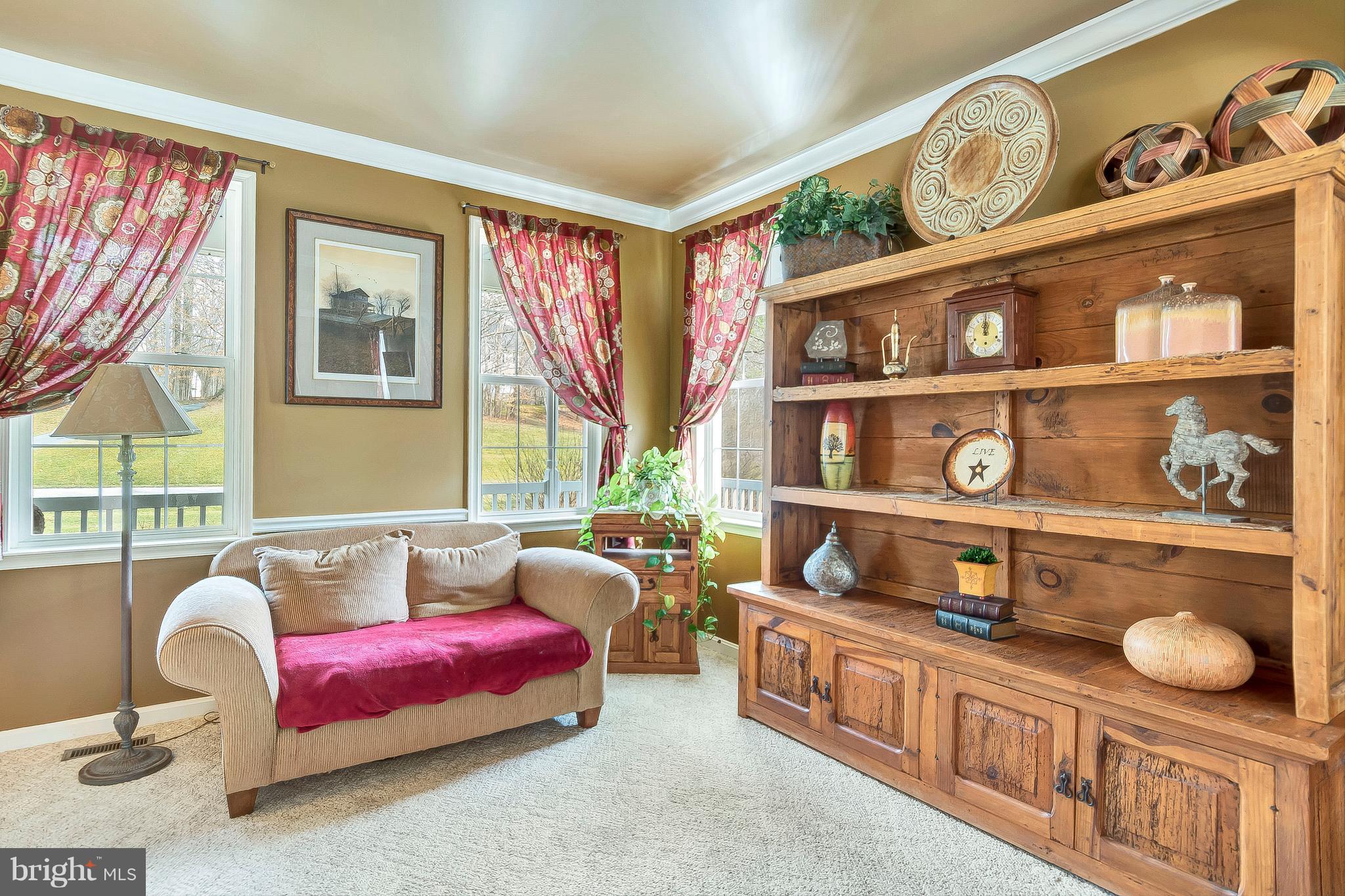 196 Walnut Creek Road Huntingtown, MD 20639 - Photo 6 of 30 Living Room