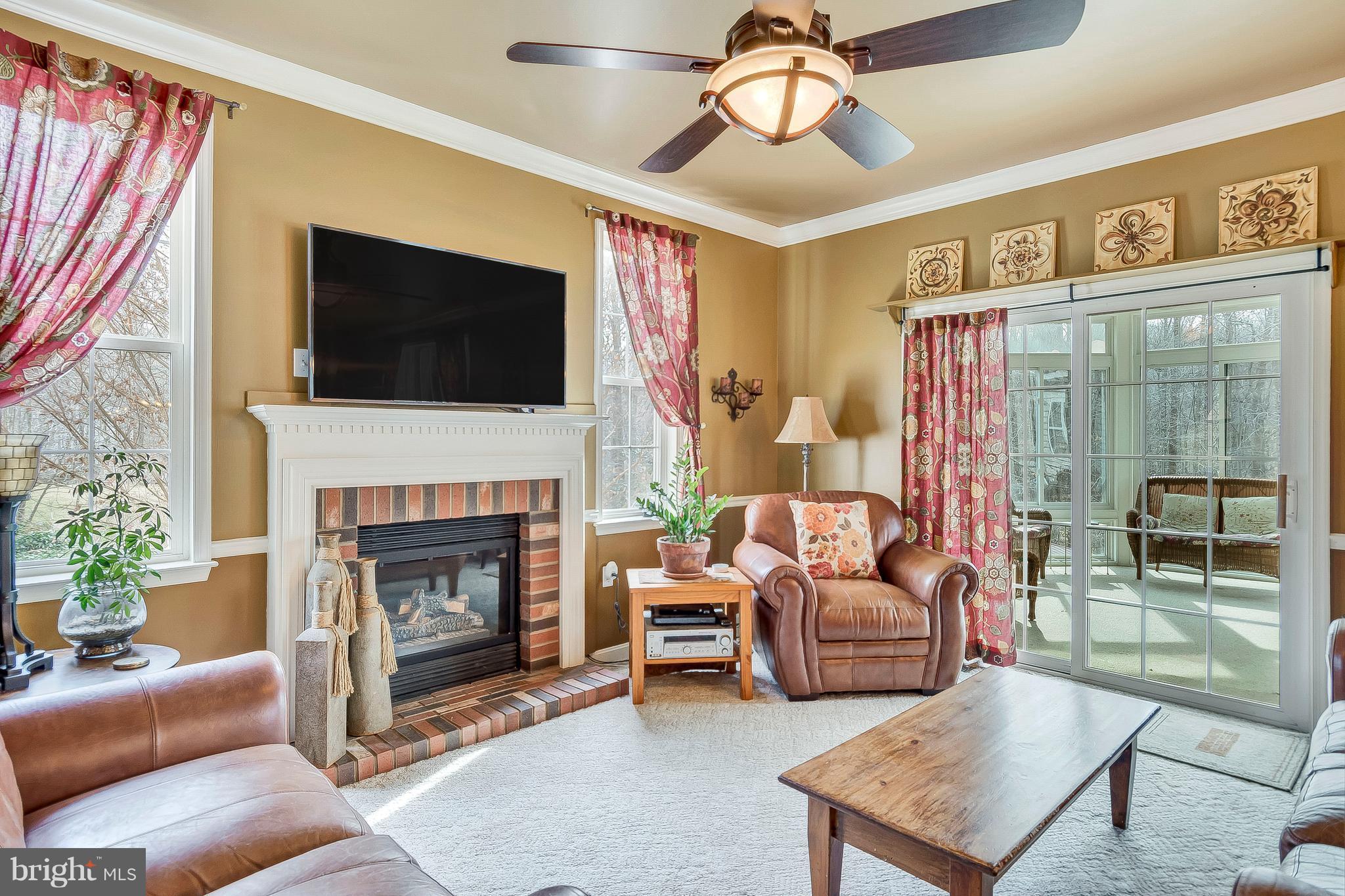 196 Walnut Creek Road Huntingtown, MD 20639 - Photo 8 of 30 Family Room