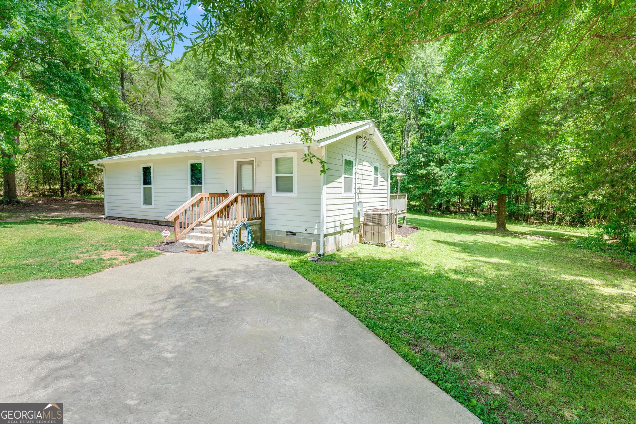 1211 Farm Road Colbert, GA 30628 - Photo 1 of 1