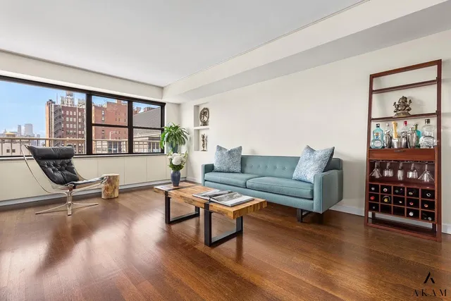 $1,050,000 | 7 East 14th Street, Unit 21D | Flatiron
