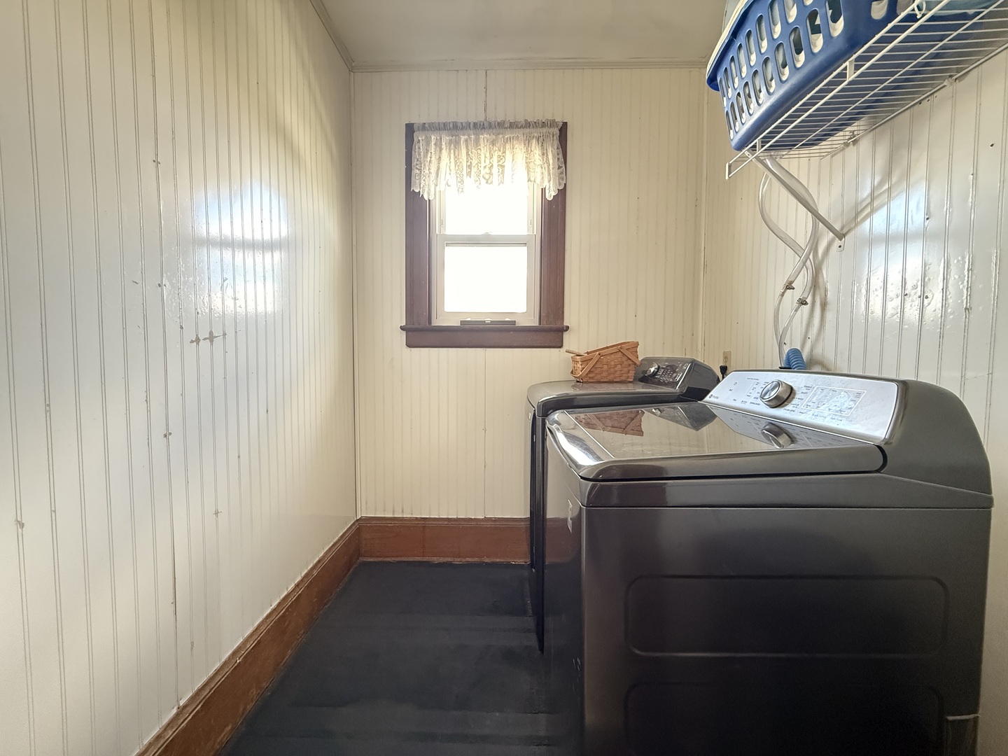 222 West Main Street Clinton, IL 61727 - Photo 14 of 25 a utility room with dryer and washer