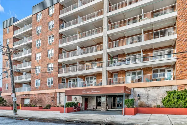 $555,000 | 55 Monroe Boulevard, Unit 4E, Long Beach, NY 11561