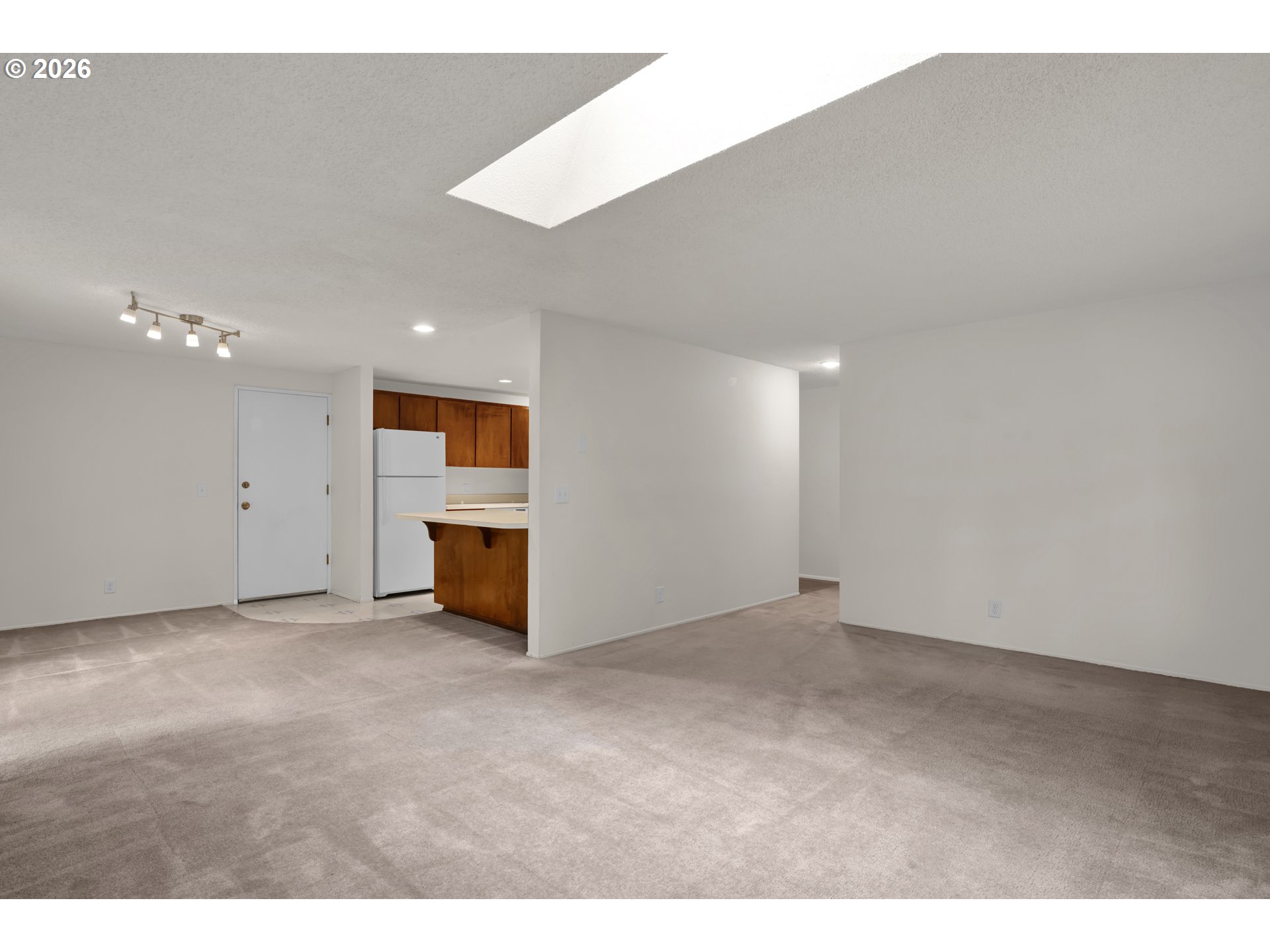 4017 Dillard Road Eugene, OR 97405 - Photo 5 of 37