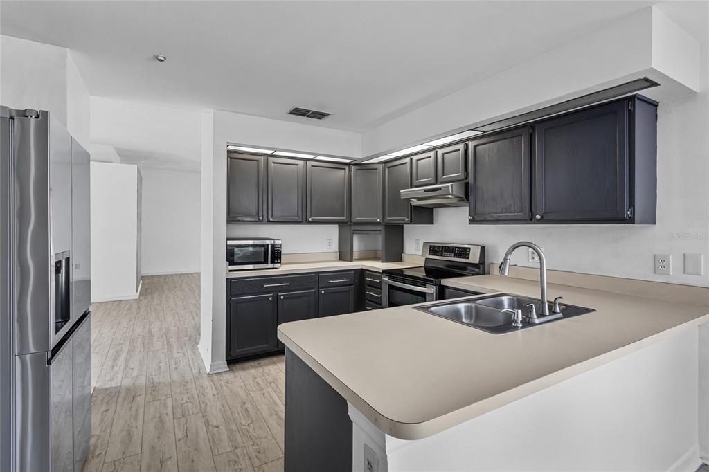 5673 Parkview Lake Drive Orlando, FL 32821 - Photo 14 of 46