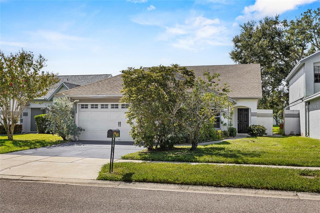 5673 Parkview Lake Drive Orlando, FL 32821 - Photo 2 of 46