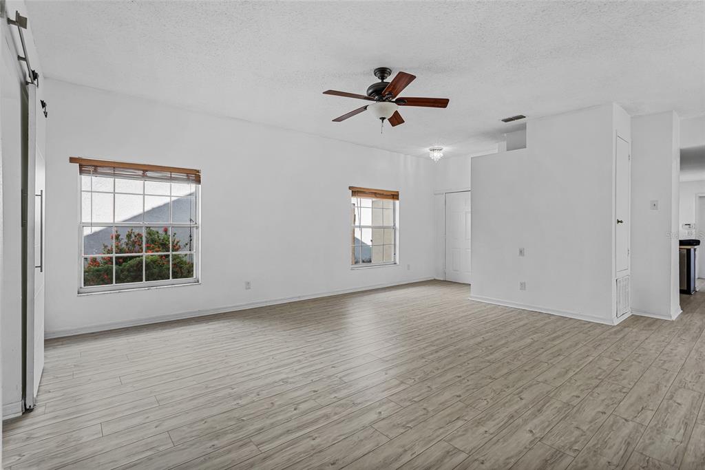 5673 Parkview Lake Drive Orlando, FL 32821 - Photo 10 of 46