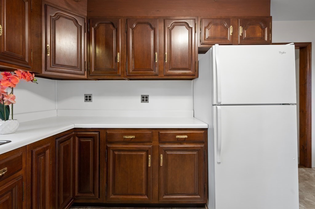9-12 Poplar Terrace North Reading, MA 01864 - Photo 9 of 34 Gallery Image 9