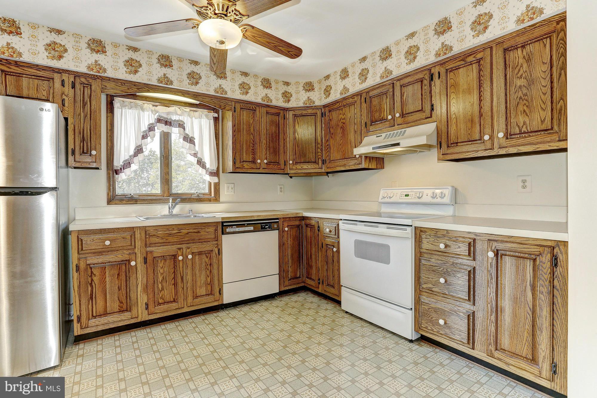 9098 Fox Ridge Drive Union Bridge, MD 21791 - Photo 14 of 29 Kitchen