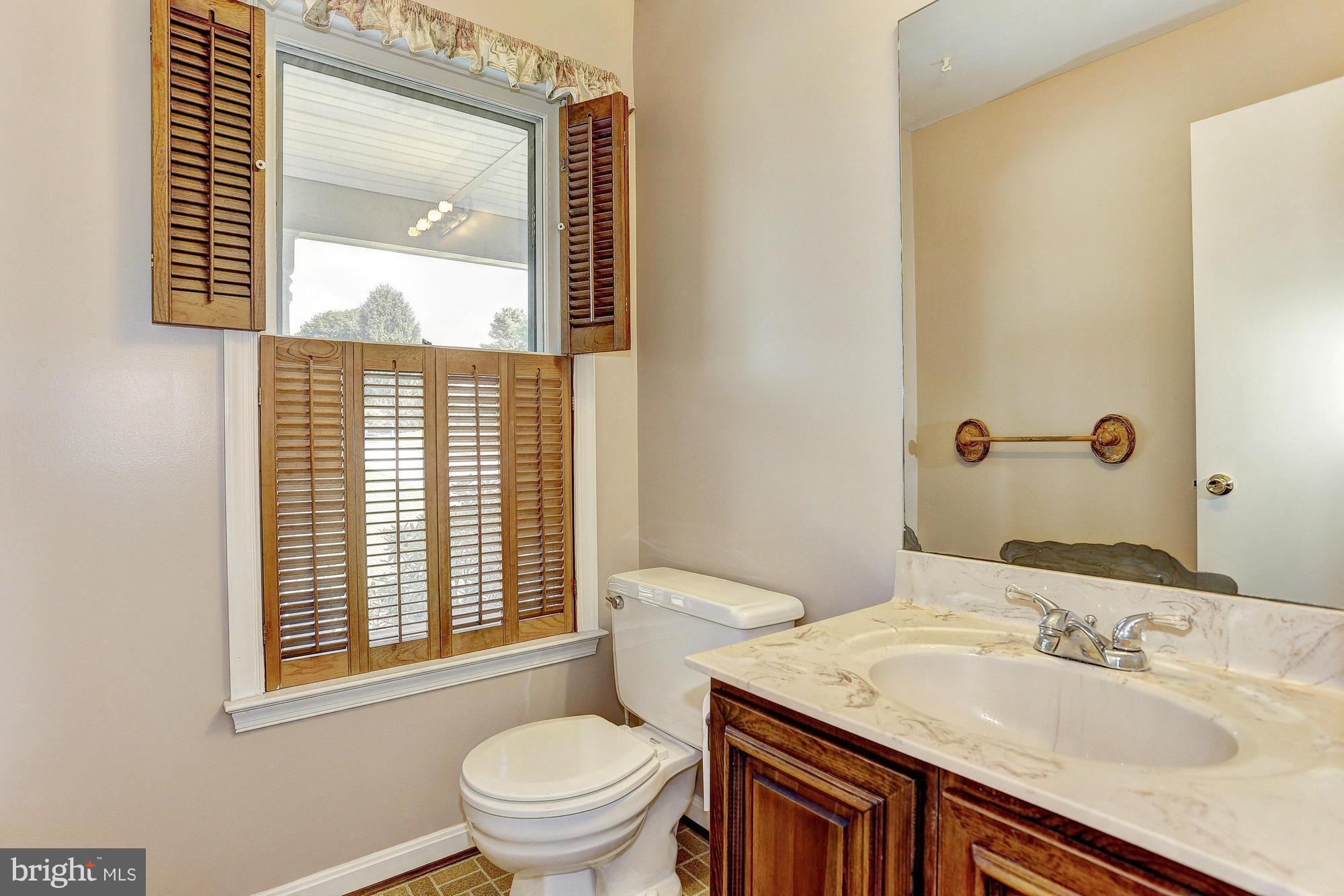 9098 Fox Ridge Drive Union Bridge, MD 21791 - Photo 18 of 29 Powder Room