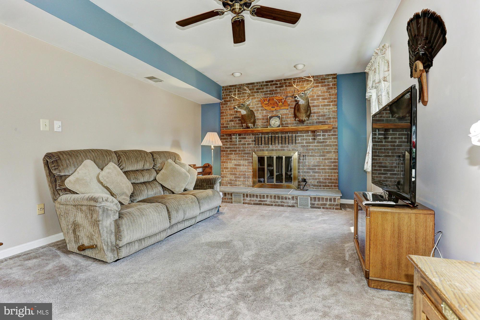 9098 Fox Ridge Drive Union Bridge, MD 21791 - Photo 7 of 29 Great Room