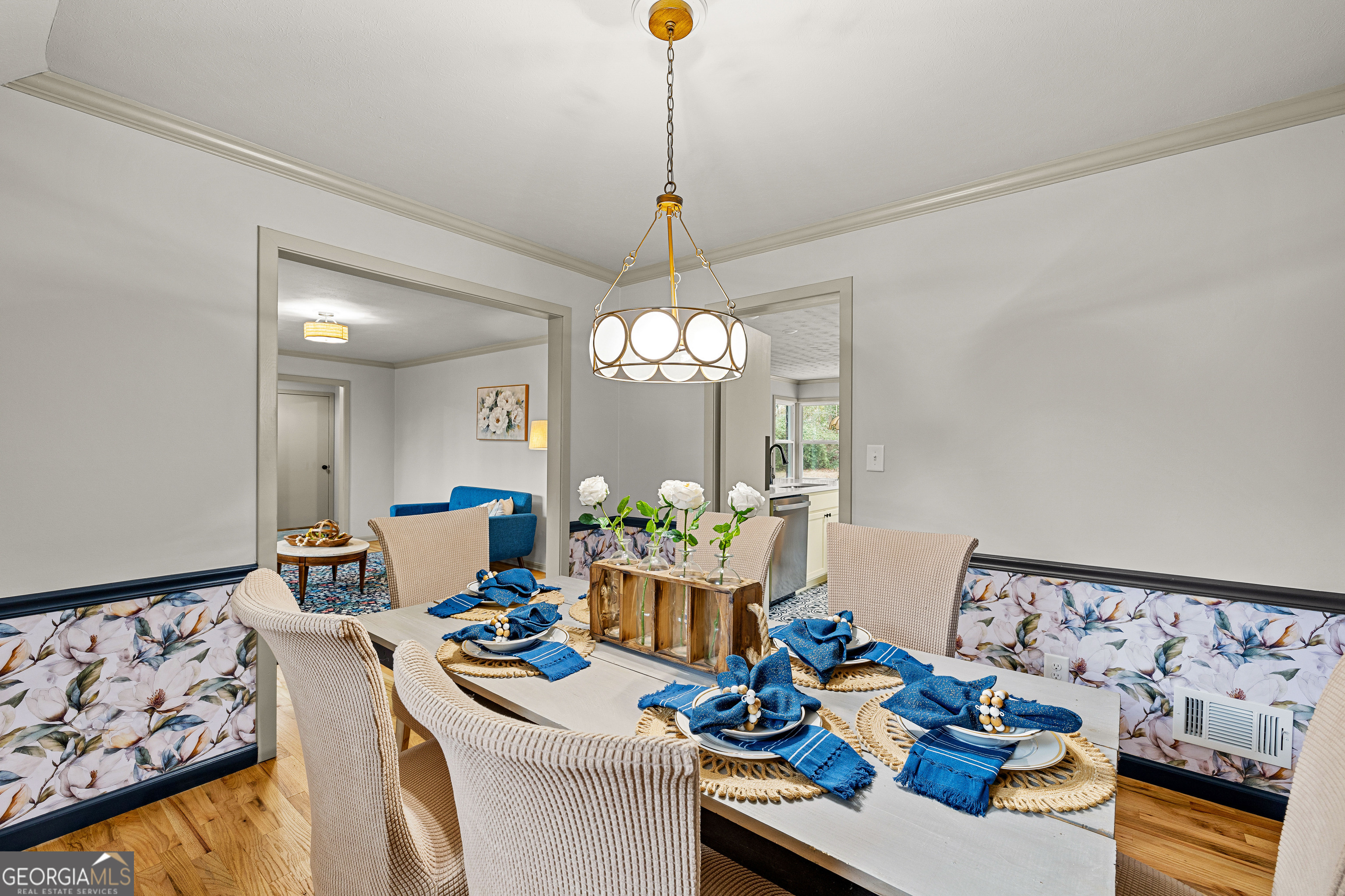 617 Mayes Way Manchester, GA 31816 - Photo 12 of 34 a dining room with furniture a chandelier and window