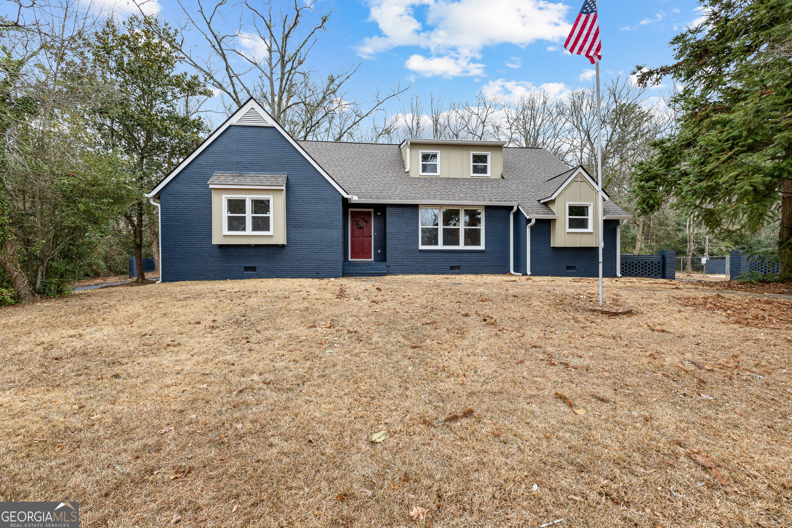 617 Mayes Way Manchester, GA 31816 - Photo 7 of 34 a front view of a house with a yard