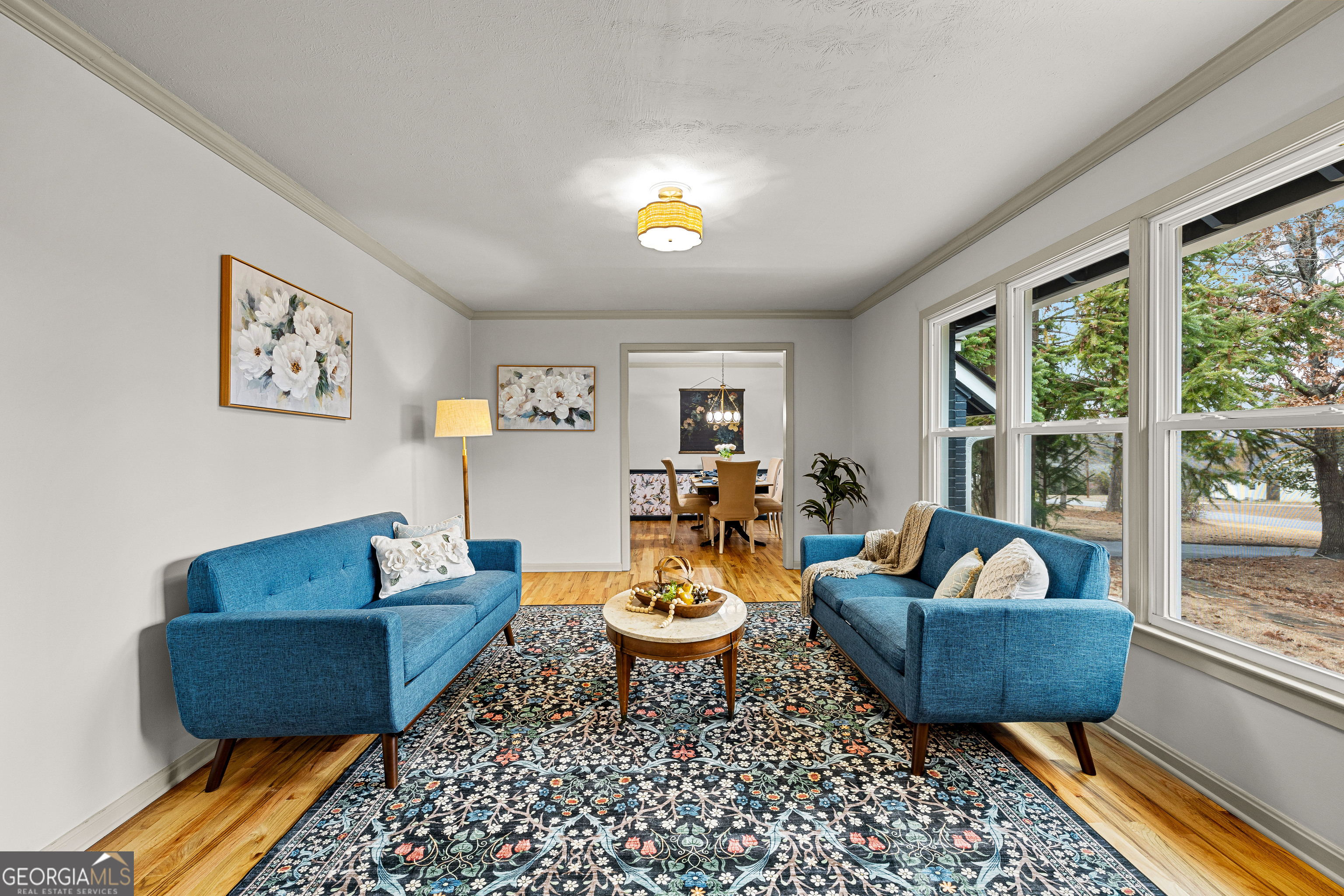 617 Mayes Way Manchester, GA 31816 - Photo 9 of 34 a living room with furniture and a potted plant
