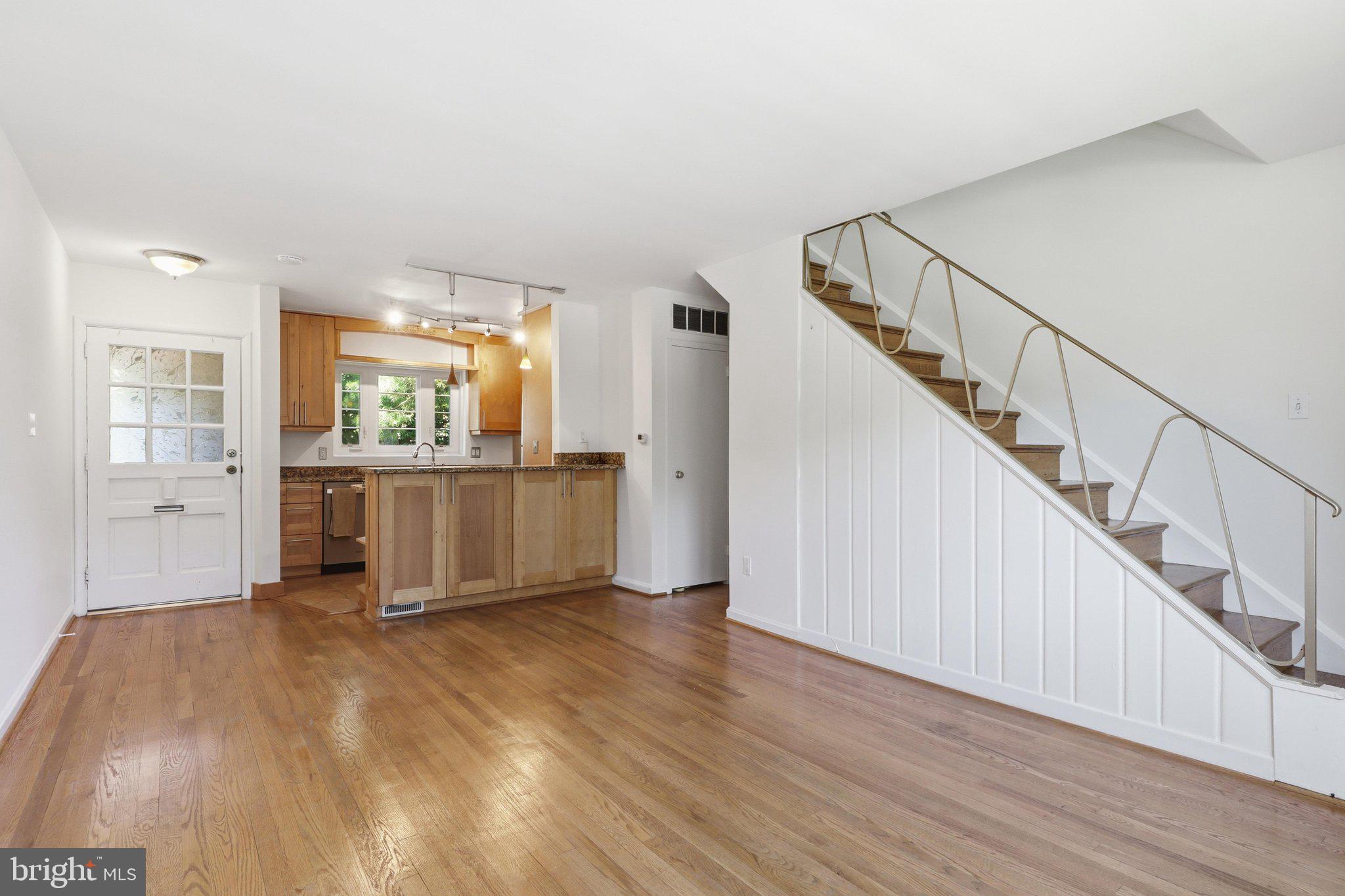 5364 Pooks Hill Road, Unit 301 Bethesda, MD 20814 - Photo 4 of 25 Living/dining area