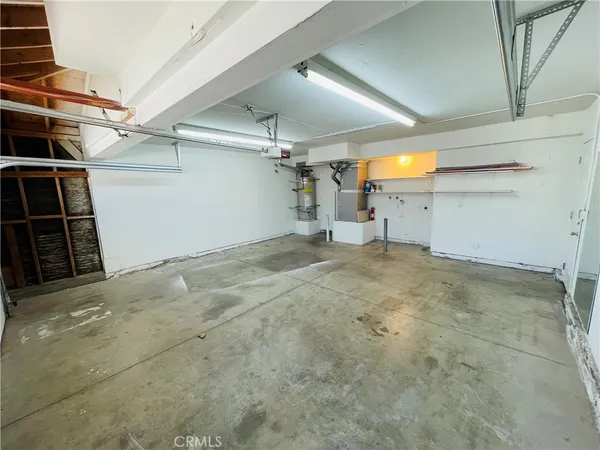 a outdoor view of a house