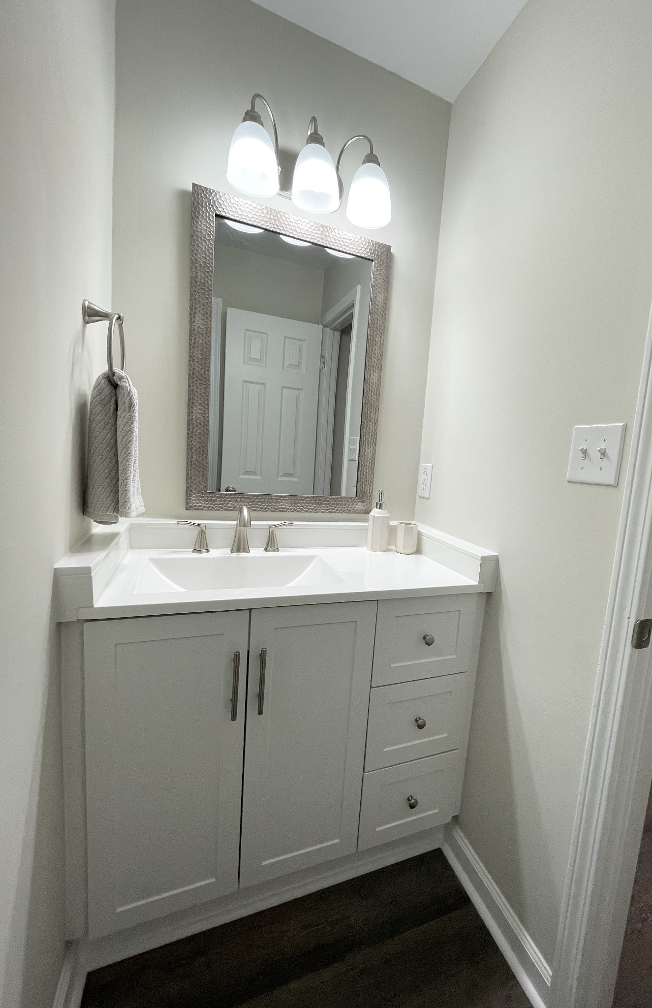 3060 Lylewood Road Woodlawn, TN 37191 - Photo 28 of 56 a bathroom with a sink and a mirror