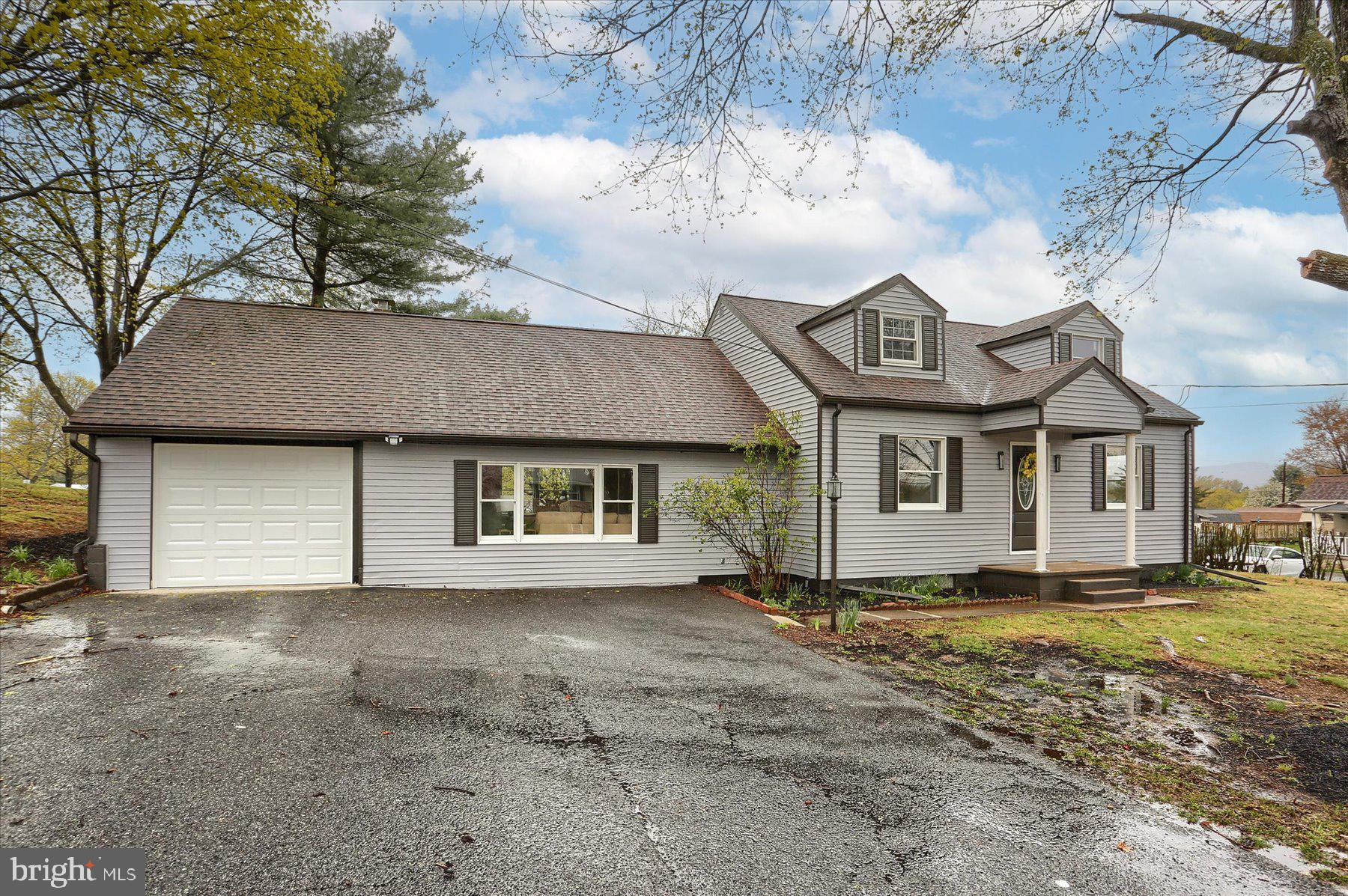 1860 Spring Road Carlisle, PA 17013 - Photo 3 of 42 Gallery Image 3