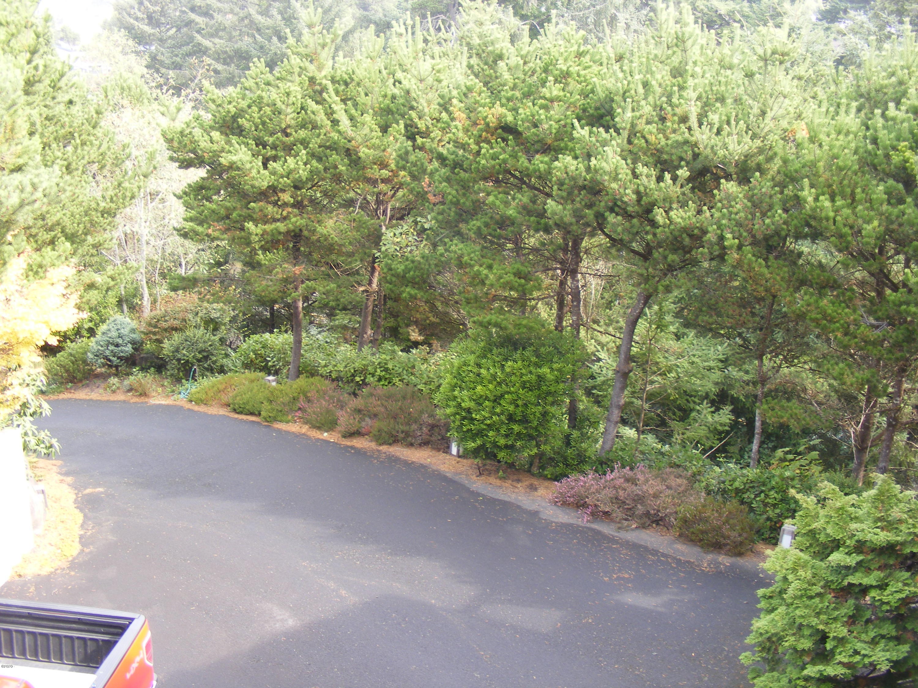 415 Northwest 19th Street Newport, OR 97365 - Photo 12 of 40 Paved drive