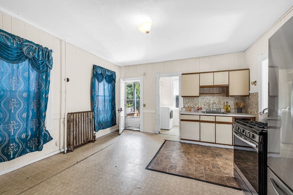 305 Bay Street Springfield, MA 01109 - Photo 11 of 42 Gallery Image 11