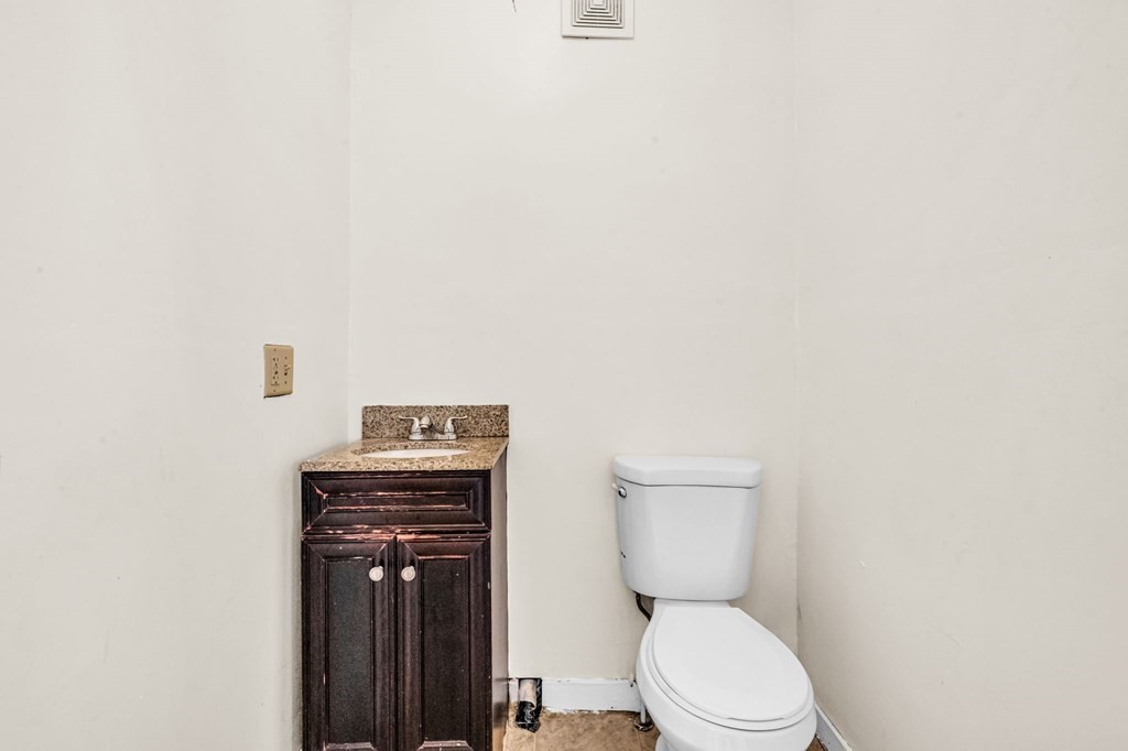 305 Bay Street Springfield, MA 01109 - Photo 13 of 42 Gallery Image 13
