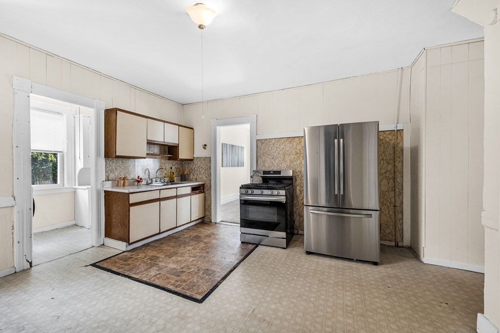 305 Bay Street Springfield, MA 01109 - Photo 10 of 42 Gallery Image 10