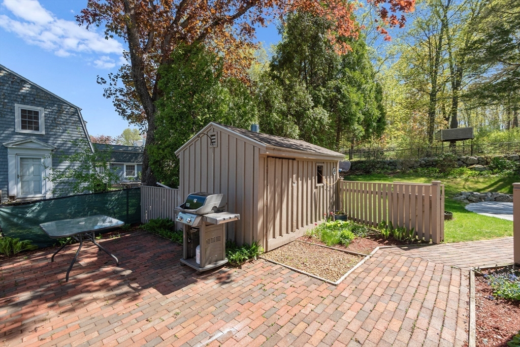 122 Deerfoot Road Southborough, MA 01772 - Photo 14 of 38