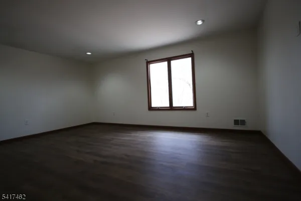 $5,500 | 306 Pleasant Valley Road, Morganville, NJ 07751