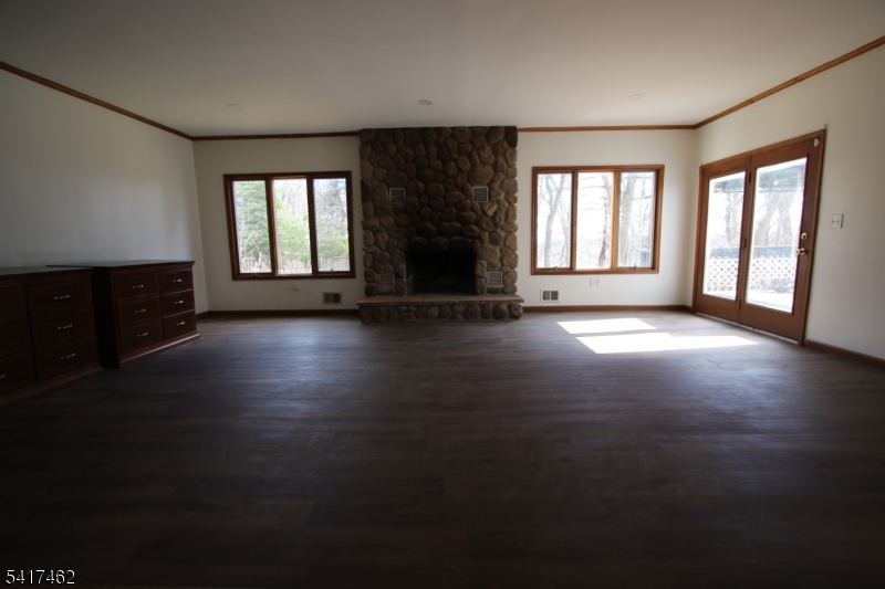 306 Pleasant Valley Road Morganville, NJ 07751 - Photo 8 of 26