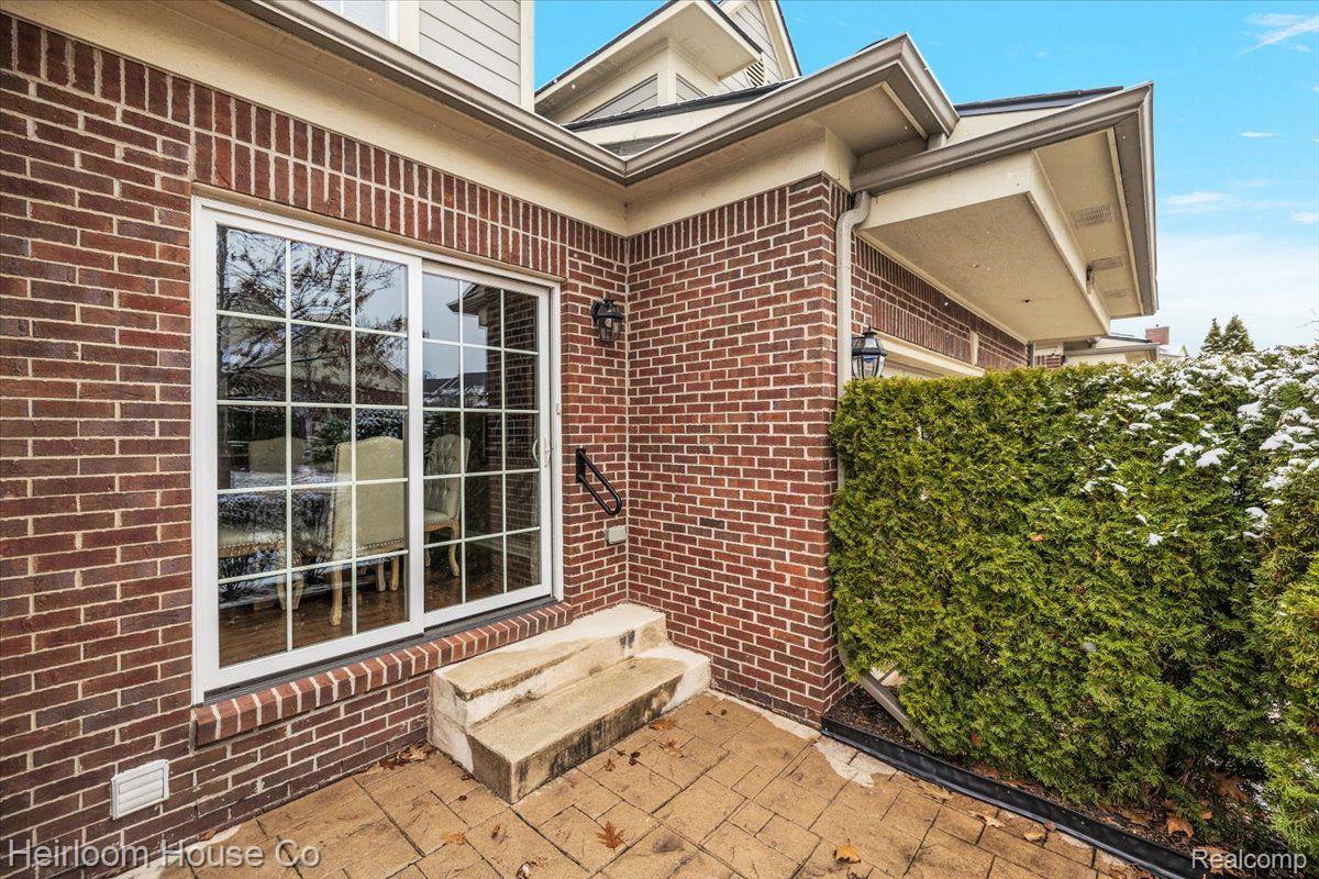 45926 South Stonewood Road Canton, MI 48187 - Photo 57 of 73