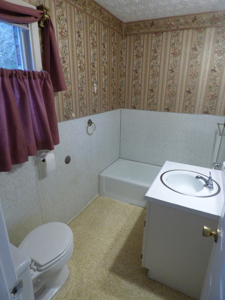 585 Whispering Pines Road Max Meadows, VA 24360 - Photo 29 of 37 Gallery Image 29
