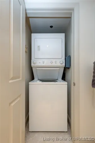 $1,775 | 1 Riverpointe Plaza, Unit 321, Jeffersonville, IN 47130