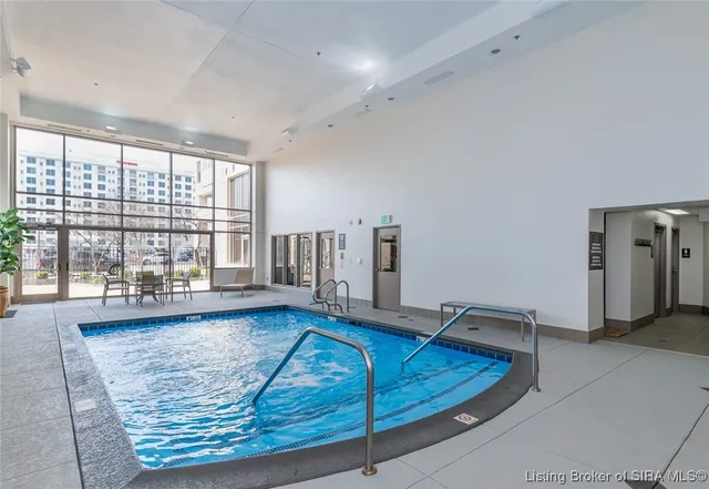 $1,775 | 1 Riverpointe Plaza, Unit 321, Jeffersonville, IN 47130