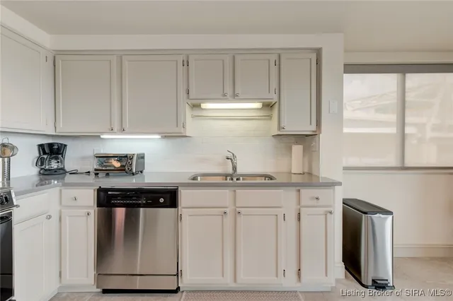 $1,775 | 1 Riverpointe Plaza, Unit 321, Jeffersonville, IN 47130