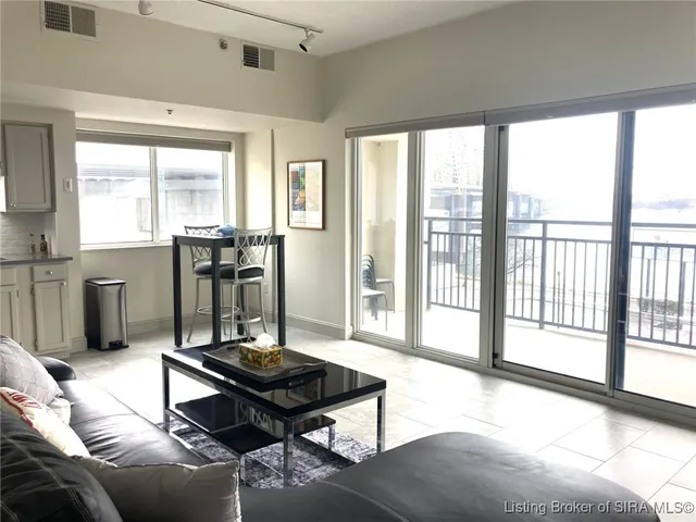 $1,775 | 1 Riverpointe Plaza, Unit 321, Jeffersonville, IN 47130