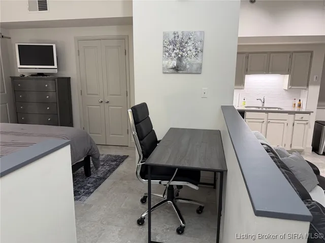 $1,775 | 1 Riverpointe Plaza, Unit 321, Jeffersonville, IN 47130