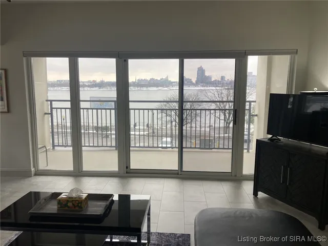 $1,775 | 1 Riverpointe Plaza, Unit 321, Jeffersonville, IN 47130