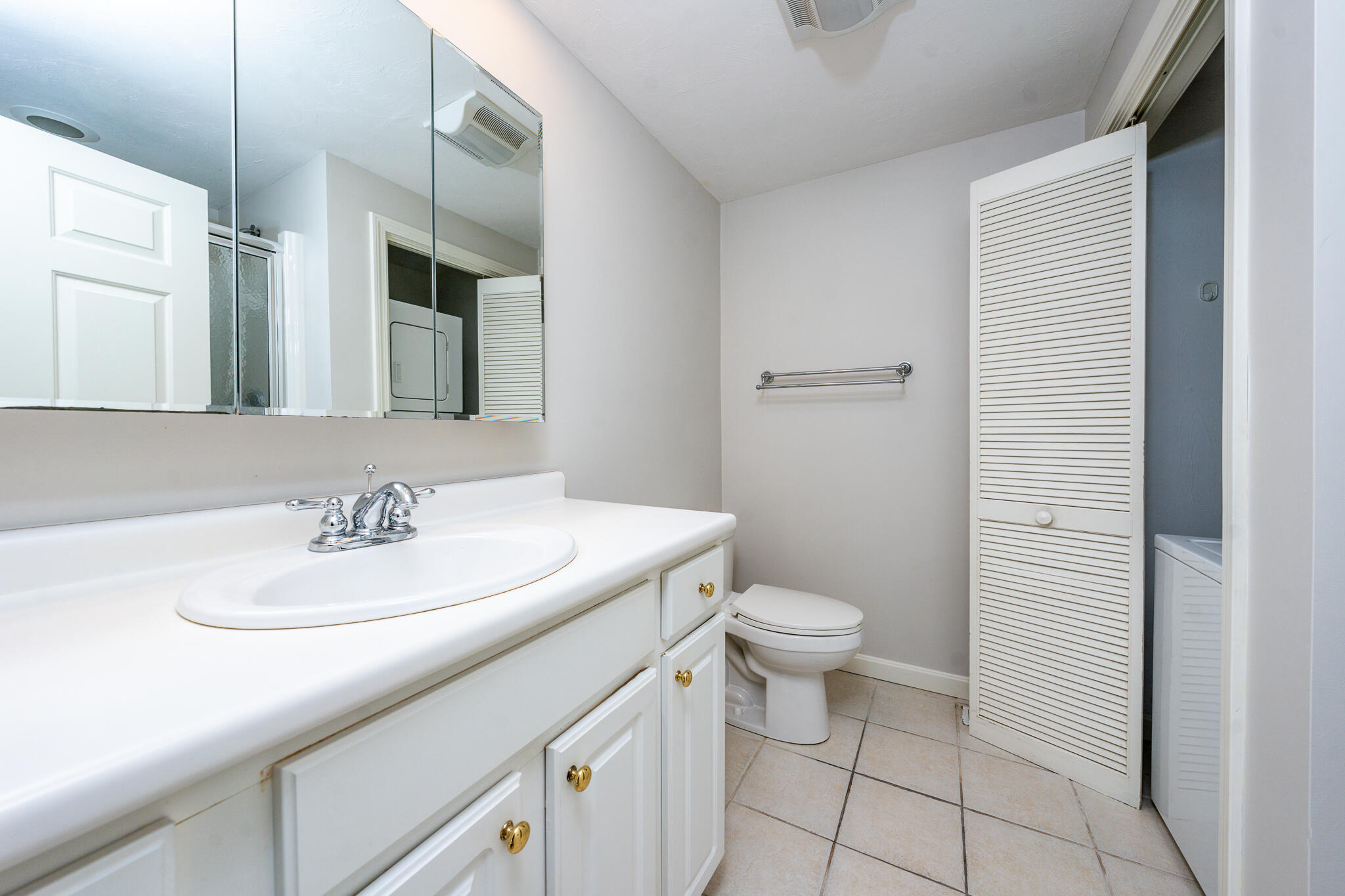 13 Pga Lane Mashpee, MA 02649 - Photo 12 of 28 Primary bath
