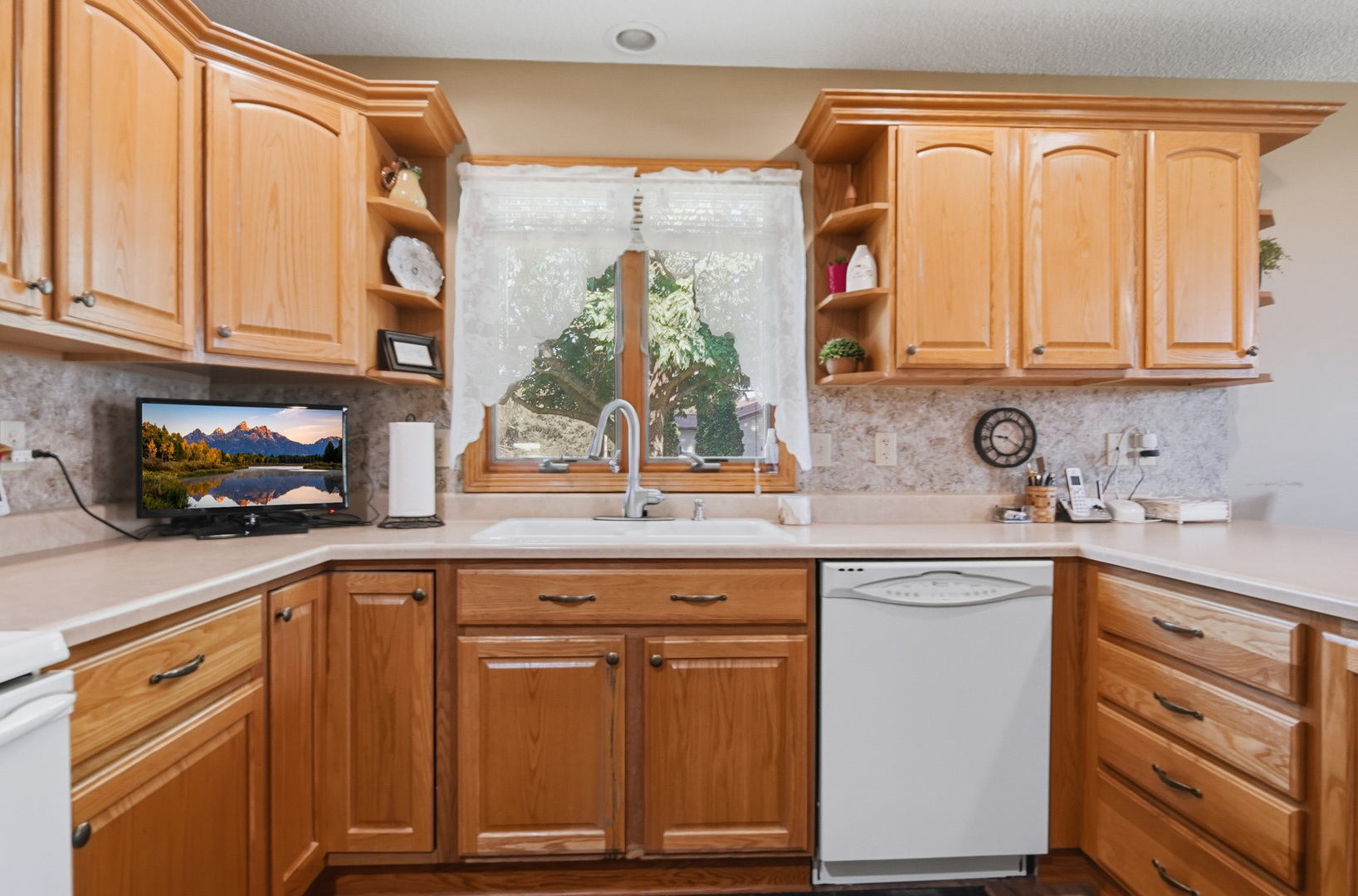311 North Jackson Street, Unit B Morrison, IL 61270 - Photo 23 of 41