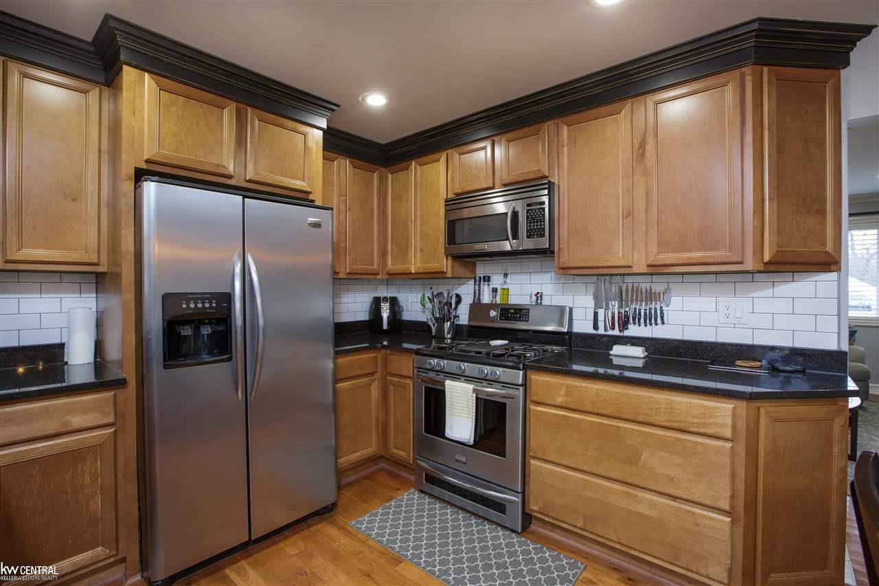3120 Longview Avenue Rochester, MI 48307 - Photo 13 of 35 Beautiful Cabinets
