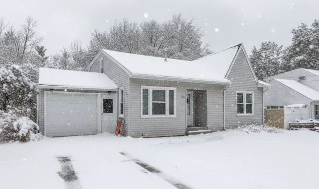 $2,600 | 712 Pickwick Drive, Vestal, NY 13850