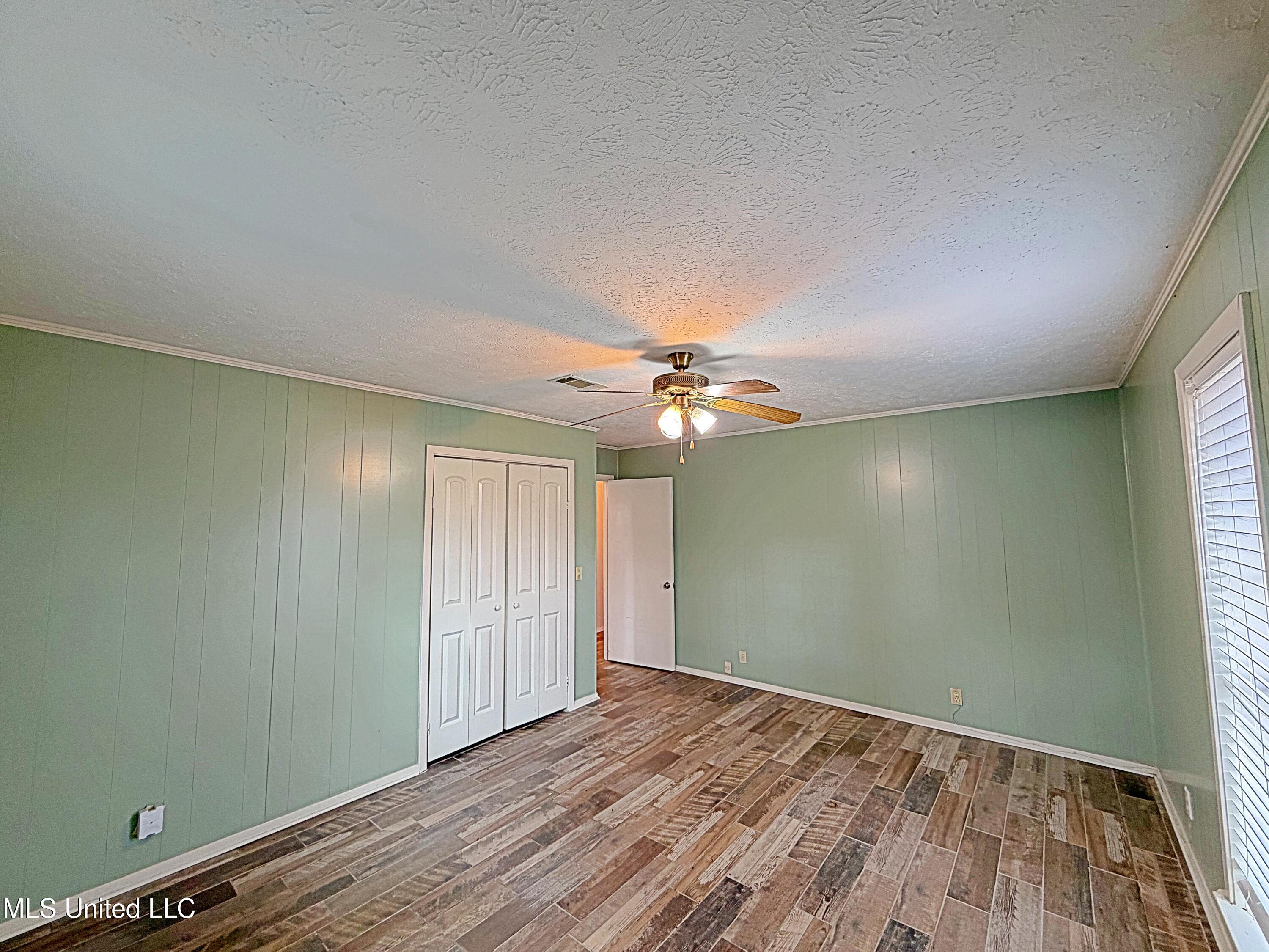 4011 Midway Road Carthage, MS 39051 - Photo 16 of 26 green bedroom