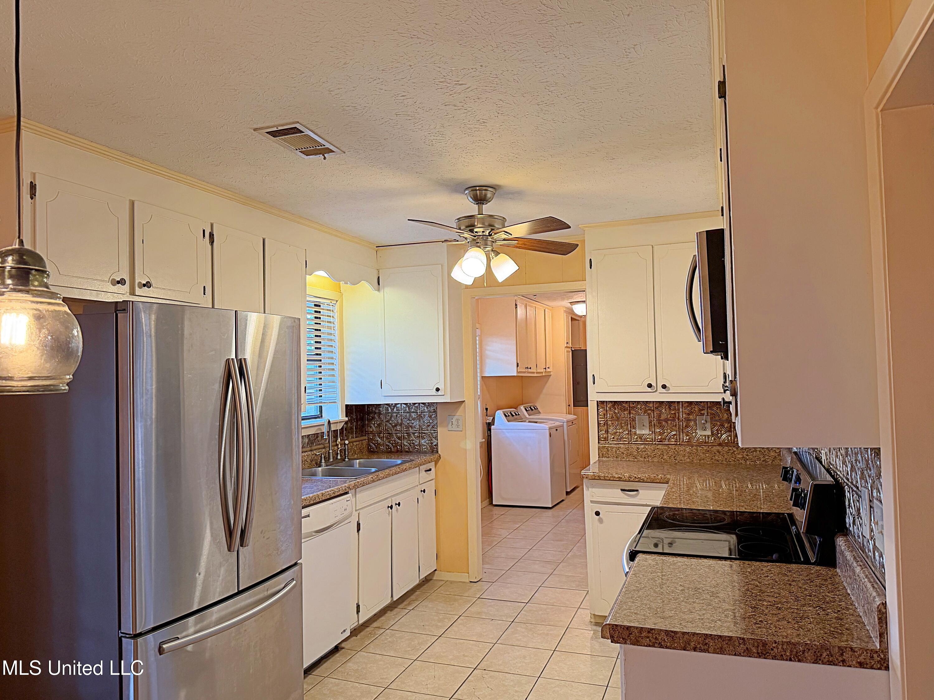 4011 Midway Road Carthage, MS 39051 - Photo 8 of 26 Kitchen