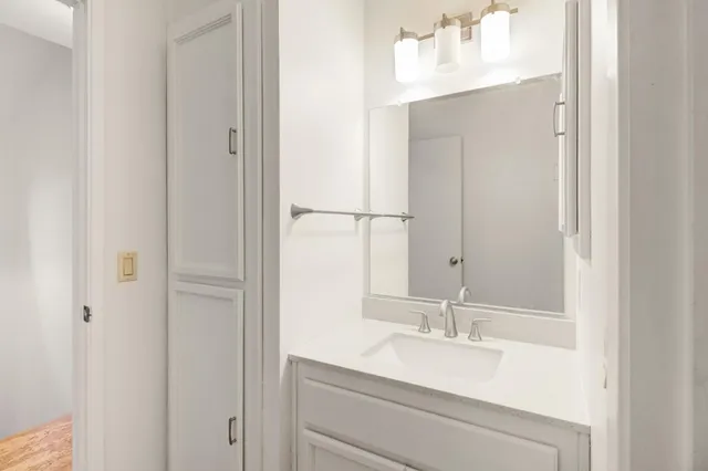 $350,000 | 4024 Hollow Wood Court, Carmichael, CA 95608