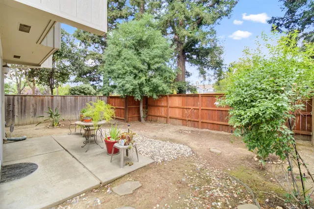 $350,000 | 4024 Hollow Wood Court, Carmichael, CA 95608