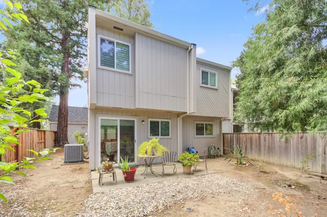 $350,000 | 4024 Hollow Wood Court, Carmichael, CA 95608