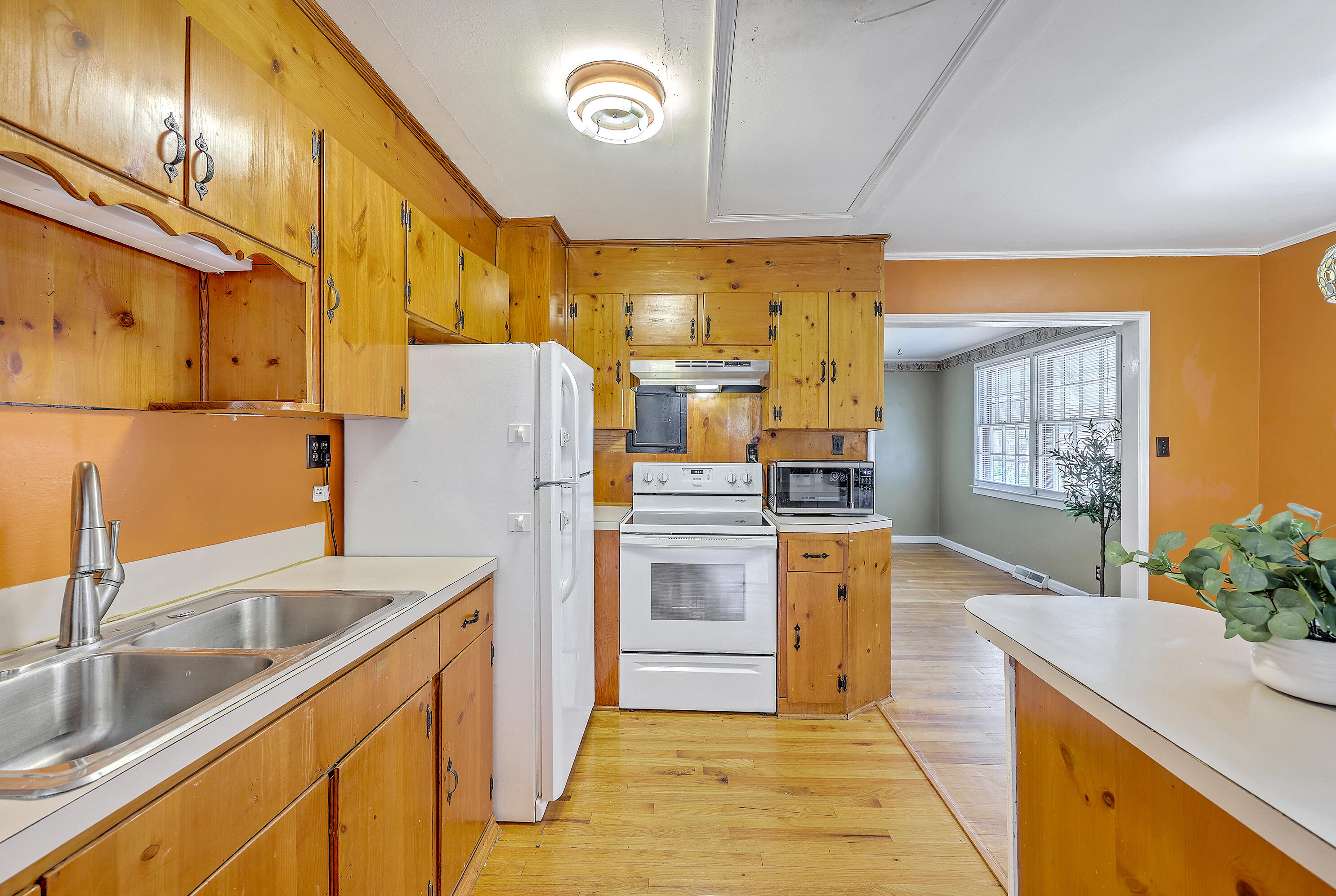4745 Churchill Road North Charleston, SC 29405 - Photo 9 of 23 Kitchen/Dining/Living