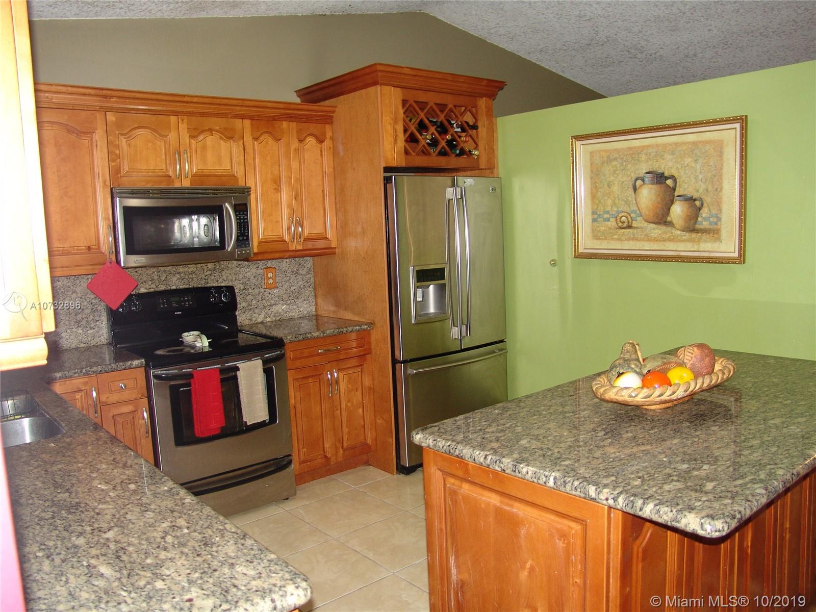 5673 Southwest 149th Avenue Miami, FL 33193 - Photo 11 of 34