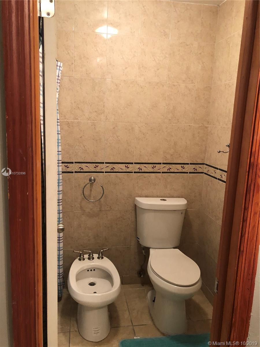 5673 Southwest 149th Avenue Miami, FL 33193 - Photo 16 of 34